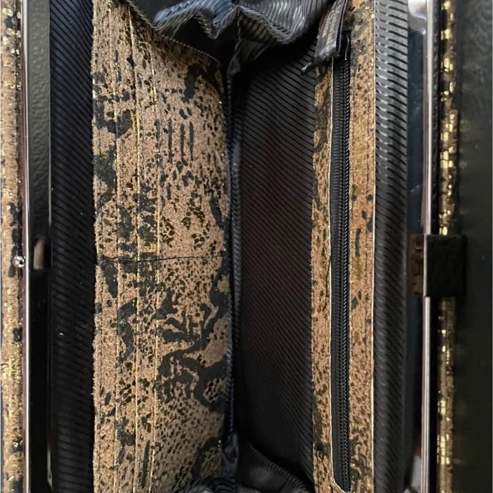 🤎Kenneth Cole Reaction Metallic Gold and Brown Wallet/ Clutch. Comes w/ box. - Picture 7 of 9